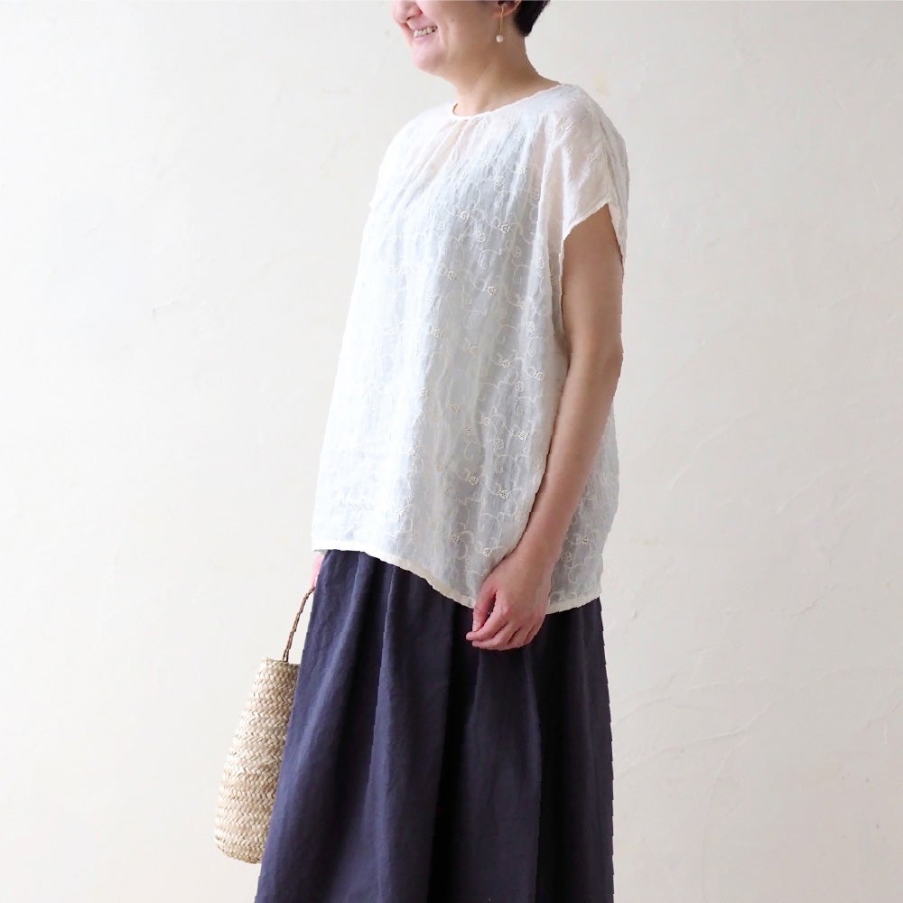 野の花刺繍のガーゼブラウス　オーガニックコットン　メイドインアース