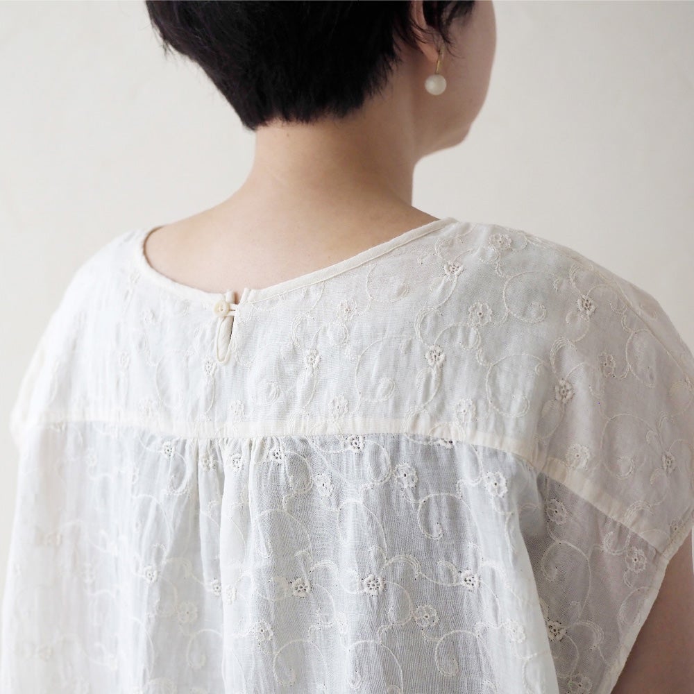 野の花刺繍のガーゼブラウス　オーガニックコットン　メイドインアース