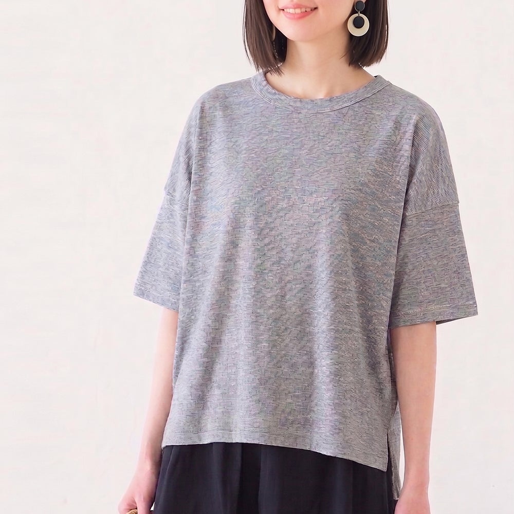 メイドインアースのTシャツ　ログウッド染　オーガニックコットン